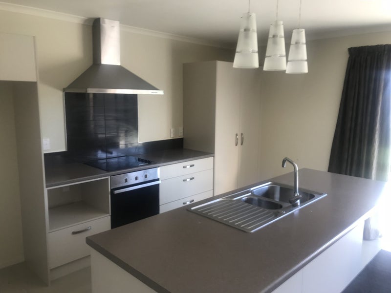14 Sirius Crescent, Rototuna North, Hamilton - Carousel 3