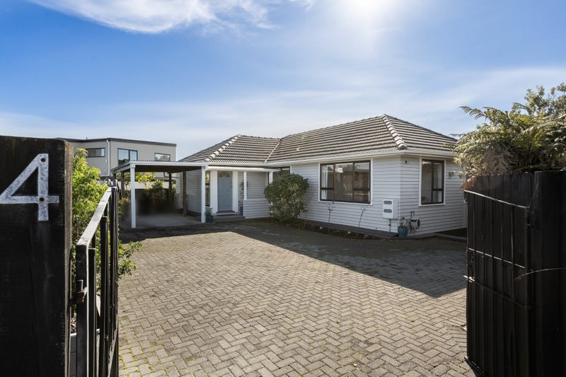 4 Stafson Lane, Te Atatu Peninsula, Auckland - Carousel 1