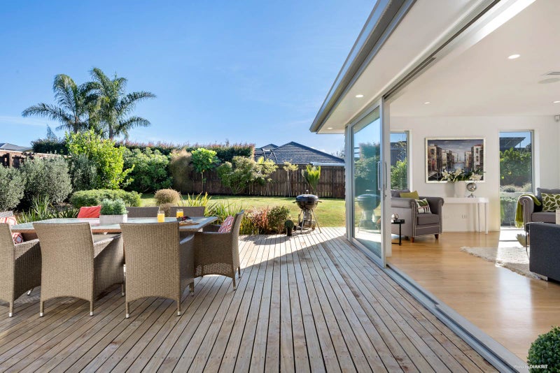 18 Weatherly Drive, Beachlands, Auckland - Carousel 2