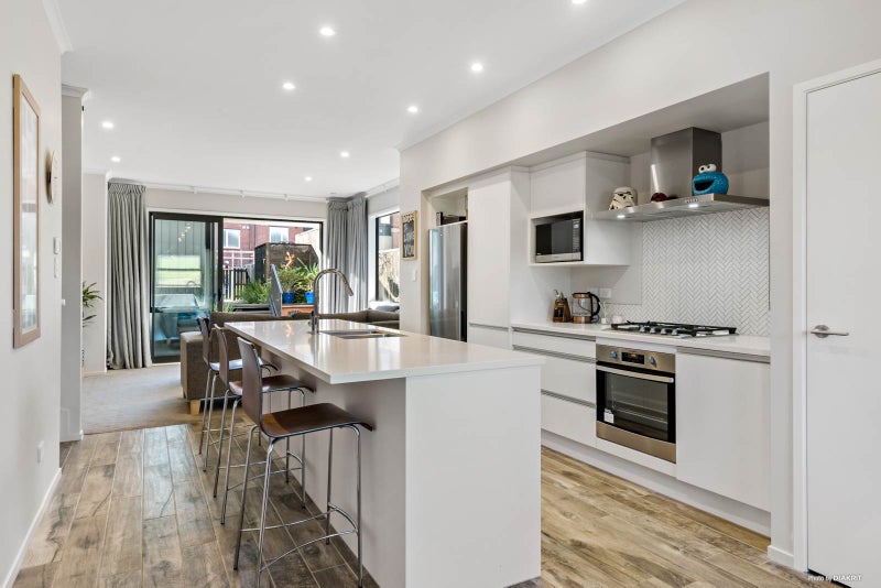 4 Kapia Road, Westgate, Auckland - Carousel 2