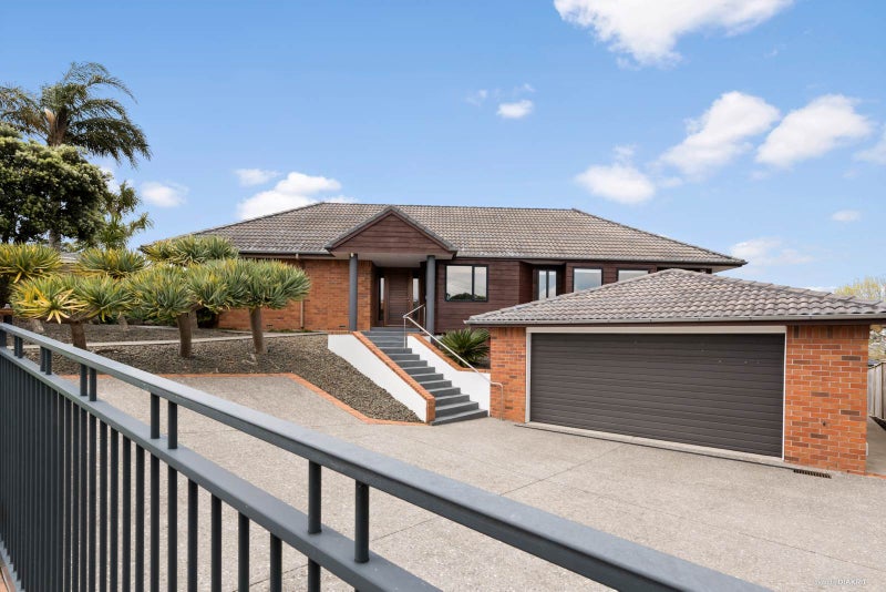 43 Parkhill Road, Mellons Bay, Auckland - Carousel 1