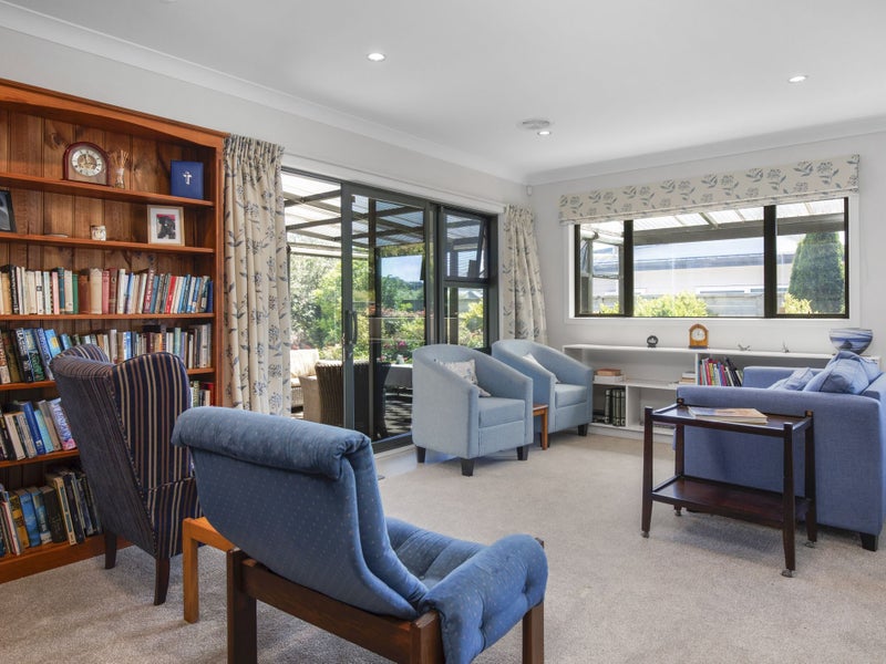 12 Optimist Way, Whitby, Porirua - Carousel 2