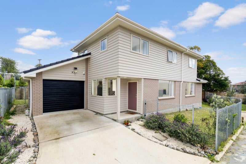 6 Manatu Lane, Kelston, Auckland - Carousel 2