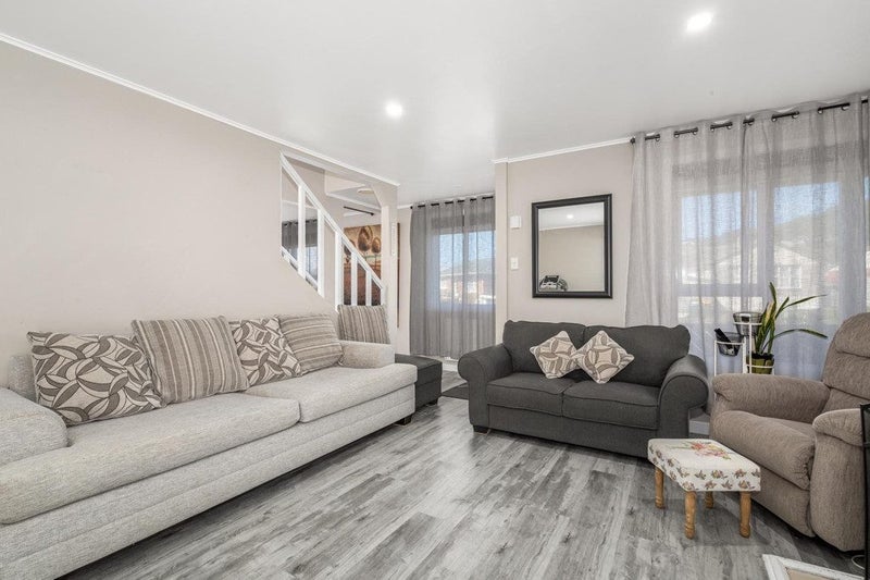 112 Rangituhi Crescent, Takapuwahia, Porirua - Carousel 2