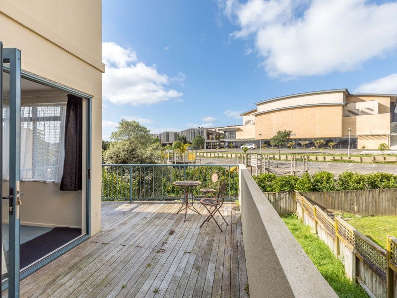 6-8/9 Pannill Place, Oteha, Auckland - Carousel 2
