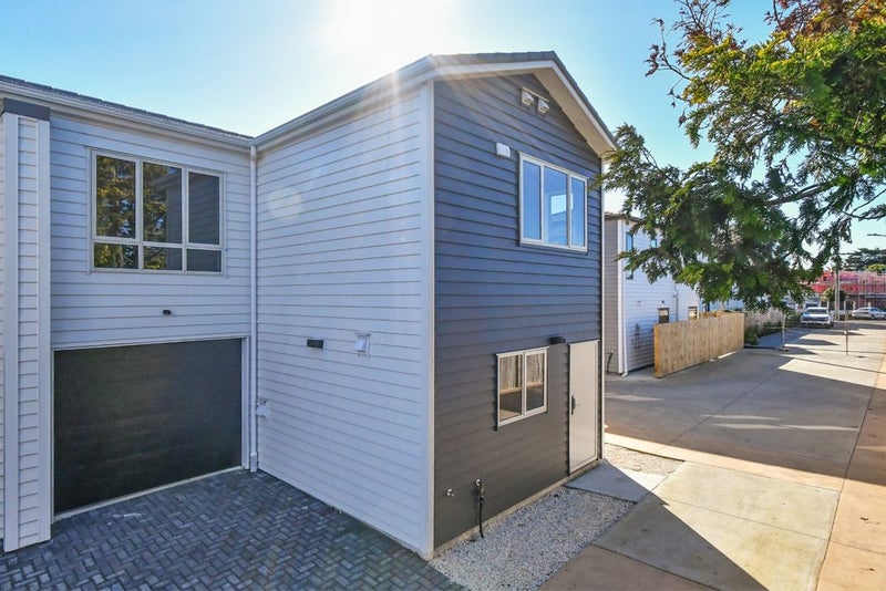 14C Thompson Street, Mangere East, Auckland - Carousel 14