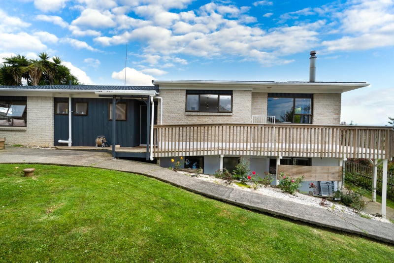 1069 Scenic Drive North, Swanson, Auckland - Carousel 2
