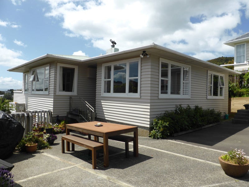 61 Collier Avenue, Karori, Wellington - Carousel 1