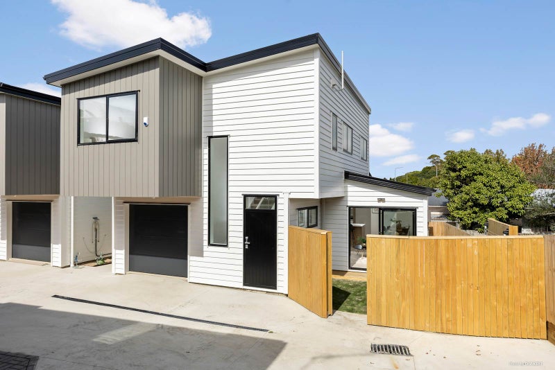 28A Cockayne Crescent, Sunnynook, Auckland - Carousel 1