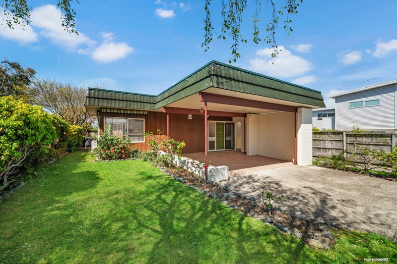 2/14 Salem Place, Torbay, Auckland - Carousel 1