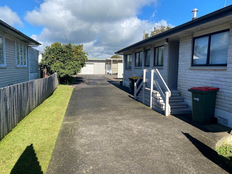 36 Waimai Avenue, Weymouth, Auckland - Carousel 2