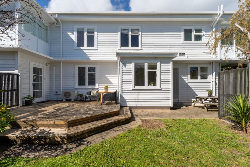 1/1 Karamu Street, Eastbourne, Lower Hutt - Carousel 15