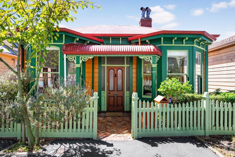 8 Tainui Terrace, Mount Cook, Wellington - Carousel 1