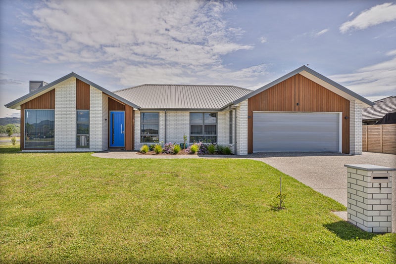 1 Ngaroma Crescent, Whitianga, Whitianga - Carousel 1