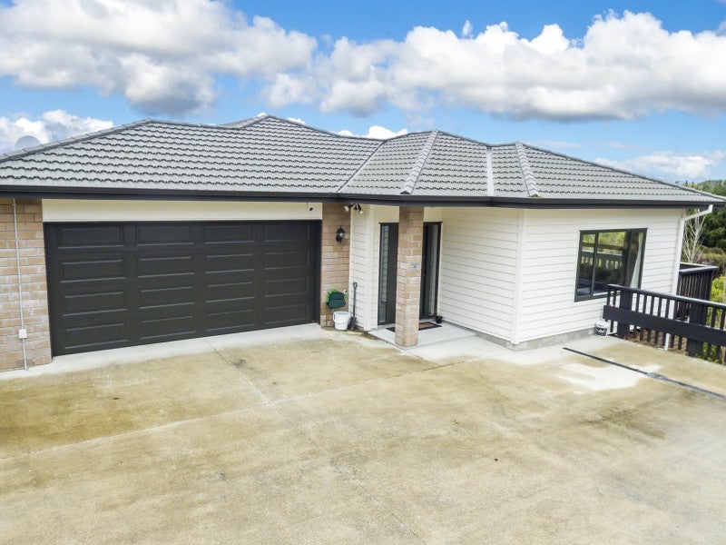 90 Kirton Drive, Riverstone Terraces, Upper Hutt - Carousel 2