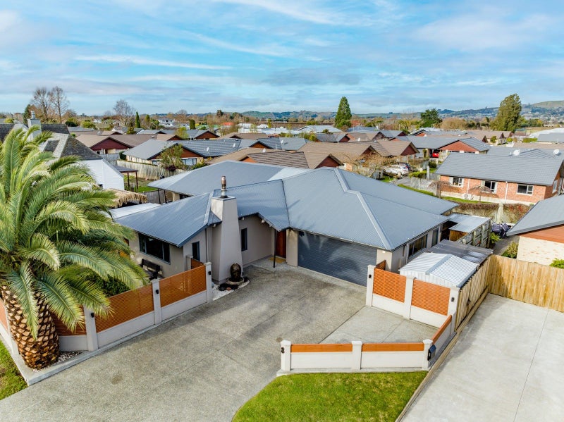 8 Woodfield Place, Parkvale, Hastings - Carousel 1