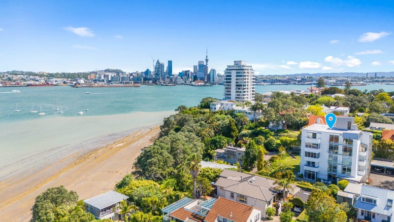 8/25 Stanley Point Road, Stanley Point, Auckland - Carousel 2