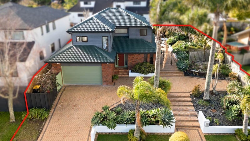 2 Ferntree Terrace, West Harbour, Auckland - Carousel 1