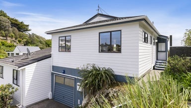 2/132 Ironside Road, Johnsonville, Wellington - Carousel 1