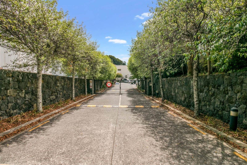 53/21 Hunters Park Drive, Three Kings, Auckland - Carousel 2