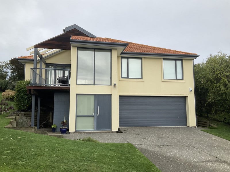 5 Muriwai Drive, Lyttelton - Carousel 1
