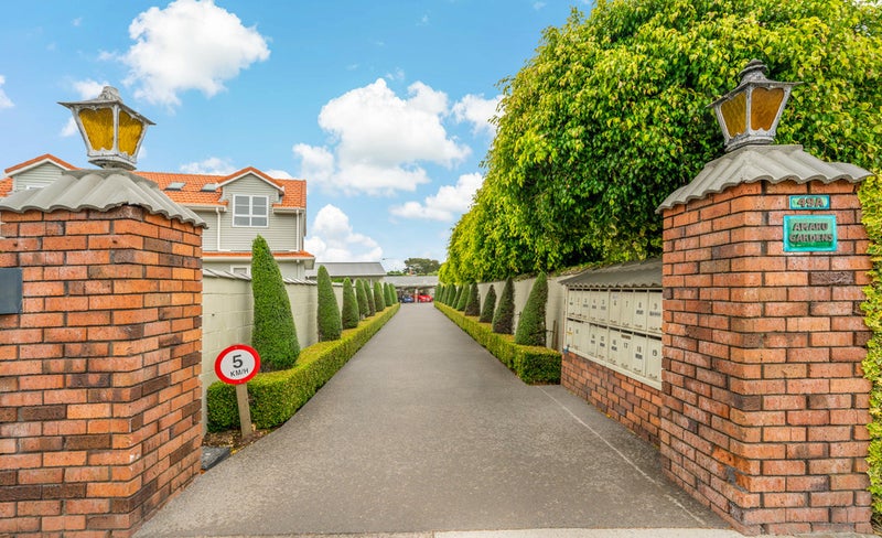 10/0 Amaru Road, Onehunga, Auckland - Carousel 1