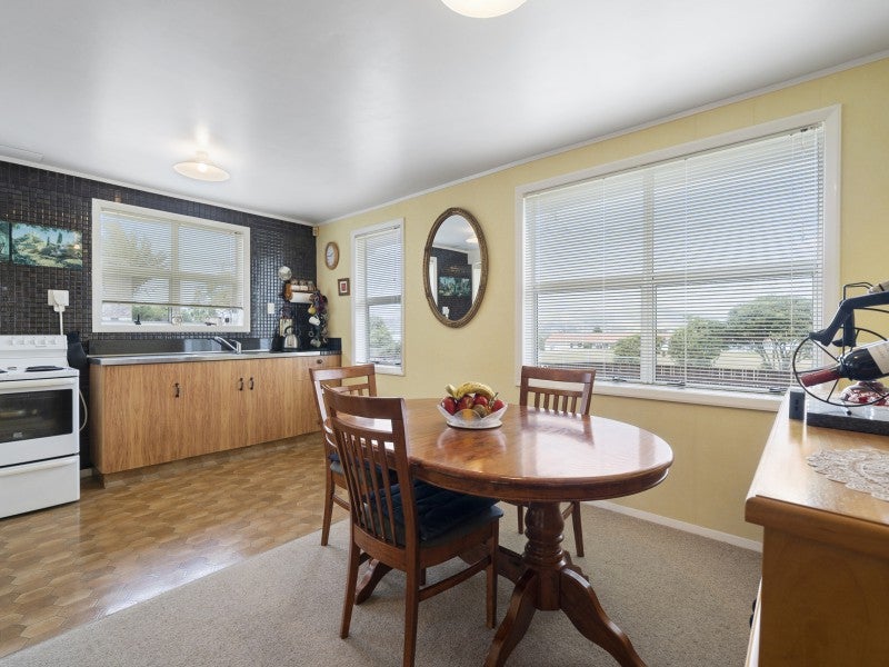 4 Mawhare Street, Titahi Bay, Porirua - Carousel 2