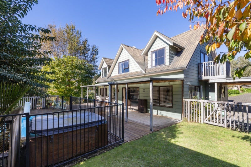 18 Resolution Road, Welcome Bay, Tauranga - Carousel 1