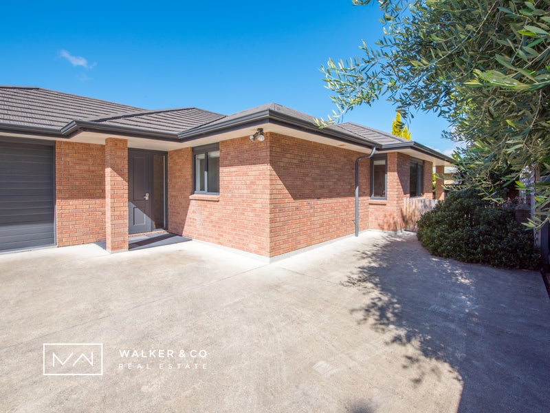 12A Fraser Crescent, Elderslea, Upper Hutt - Carousel 2
