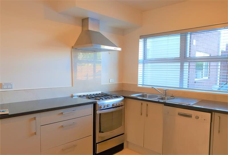 4/4 Littler Place, Hamilton East, Hamilton - Carousel 2