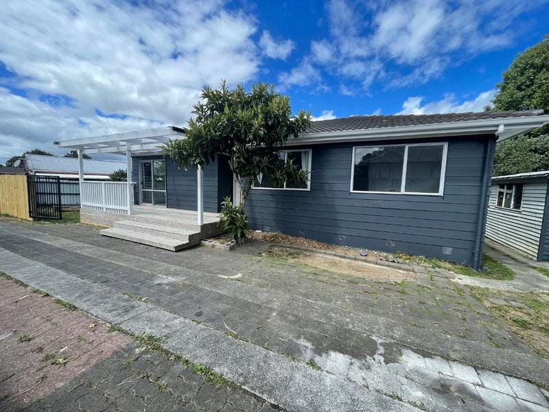 10 Limond Street, Randwick Park, Auckland - Carousel 2