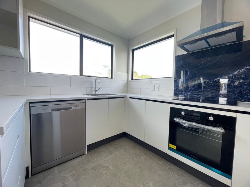 3 Cade Place, Weymouth, Auckland - Carousel 2