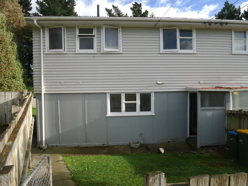 7 York Place, Cannons Creek, Porirua - Carousel 2