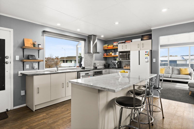 25 Argyll Crescent, Tamatea, Napier - Carousel 1