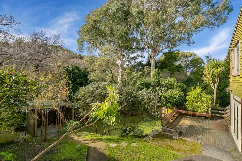 31 Solander Place, Whitby, Porirua - Carousel 20