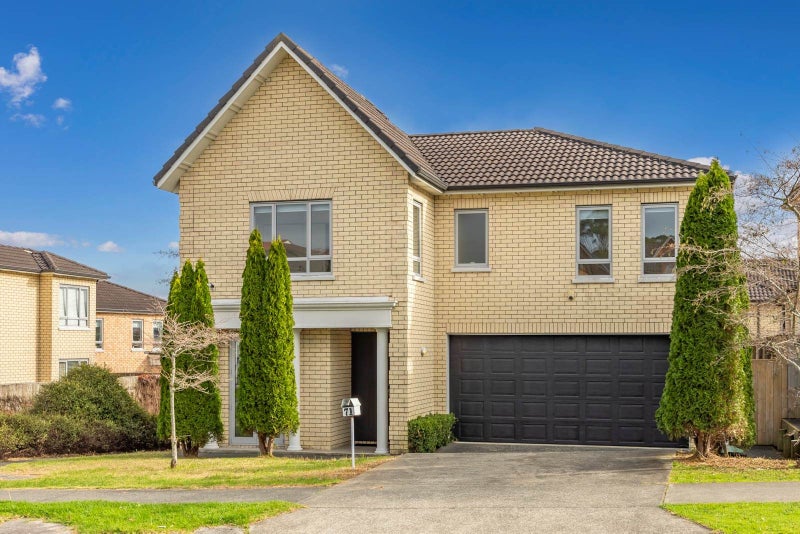 71 Fields Parade, Oteha, Auckland - Carousel 2