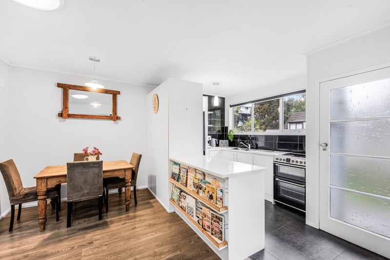 1/729 Beach Road, Browns Bay, Auckland - Carousel 2