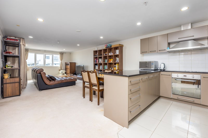 215/26 Remuera Road, Newmarket, Auckland - Carousel 1