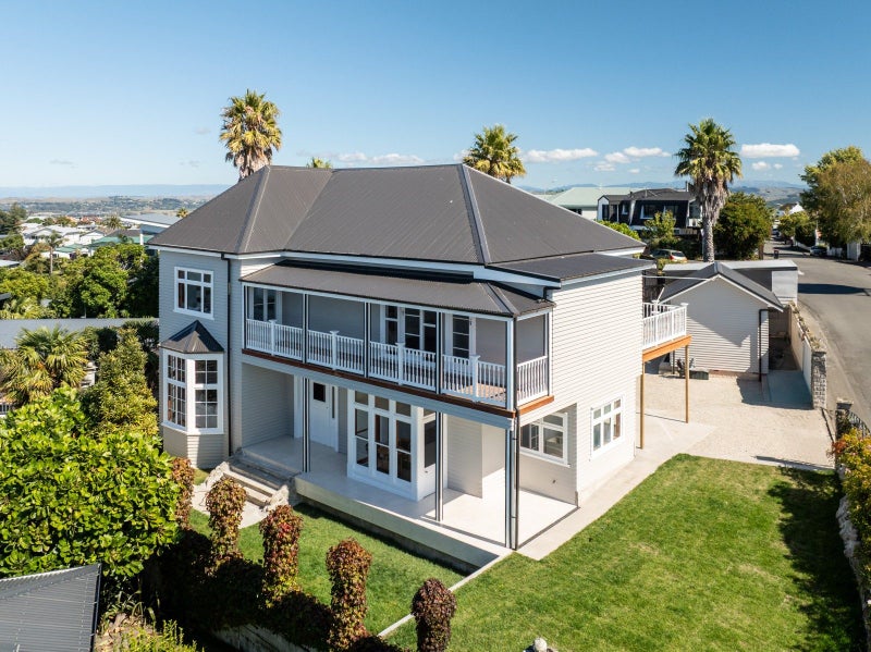 26 Thompson Road, Bluff Hill, Napier - Carousel 1