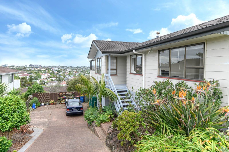 59 Sunset Road, Totara Vale, Auckland - Carousel 1