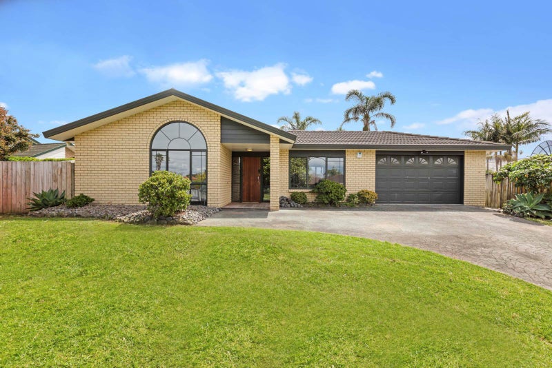 55 Lothian Brae, Wattle Downs, Auckland - Carousel 1