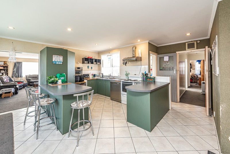 32 Hood Street, Castlecliff, Whanganui - Carousel 2