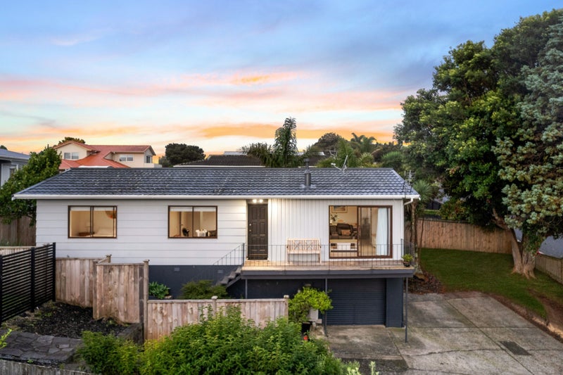 9 Sispara Place, Beach Haven, Auckland - Carousel 2
