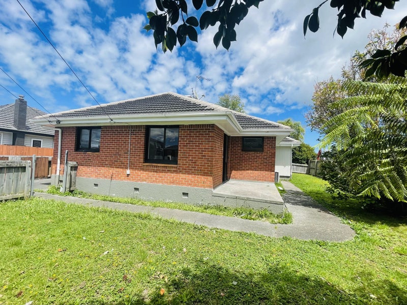 10 Bledisloe Street, Papatoetoe, Auckland - Carousel 2
