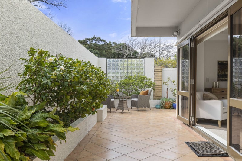 1B/27 George Street, Newmarket, Auckland - Carousel 23