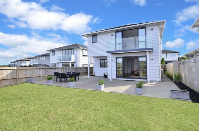 37 Buccaneer Court , Gulf Harbour, Whangaparaoa - Carousel 1