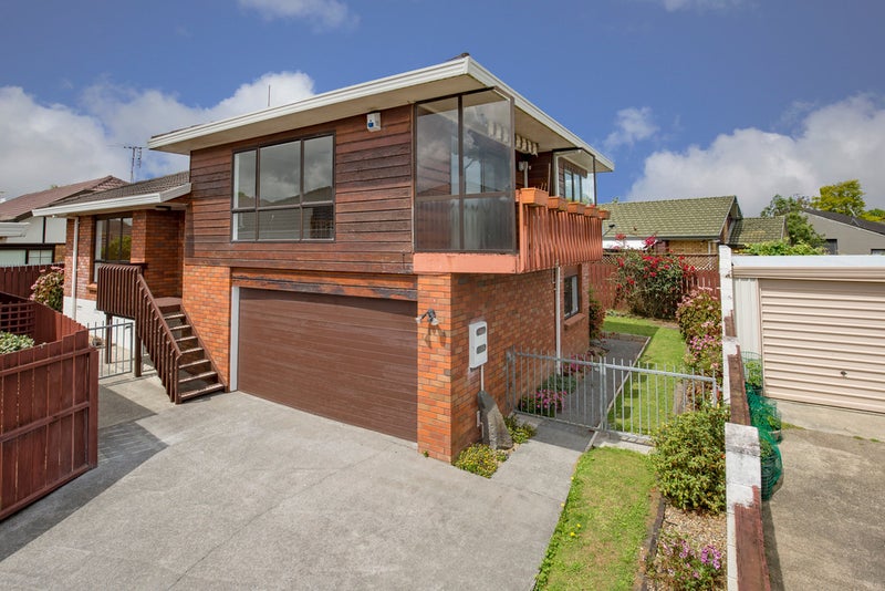 2/30 Rushgreen Avenue, Pahurehure, Papakura - Carousel 1