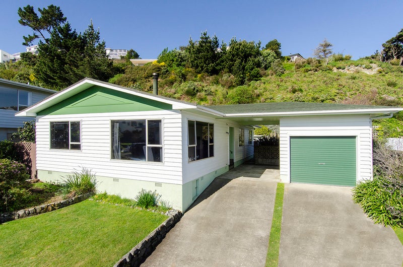 6 Findhorn Place, Papakowhai, Porirua - Carousel 1