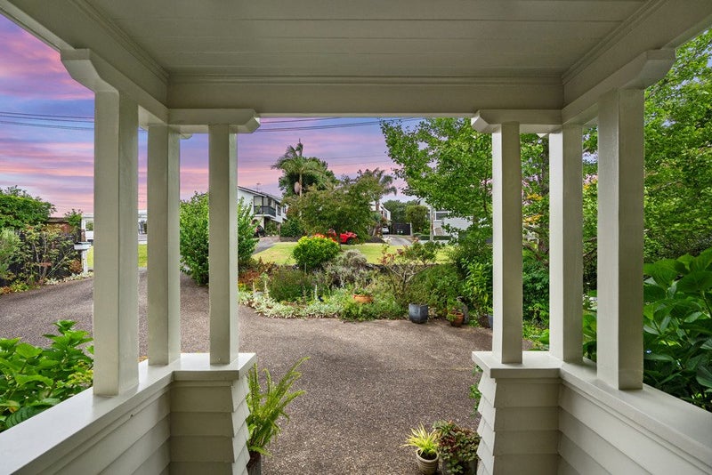 14 Lloyd Avenue, Mount Albert, Auckland - Carousel 30