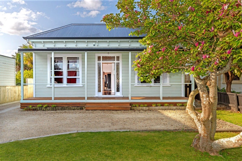 16 Rutene Road, Kaiti, Gisborne - Carousel 1